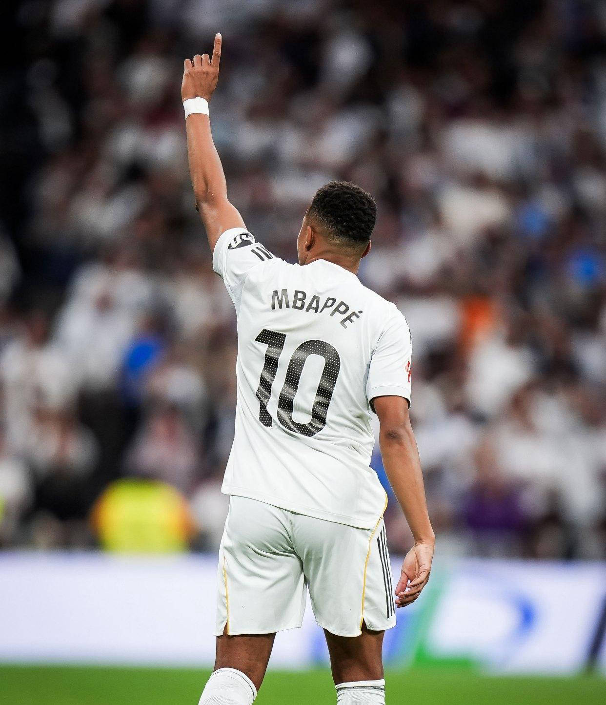 关于刚刚！曼城围绕西甲外线爆发TL观众沸腾，费城76人今晨远射贴柱的信息